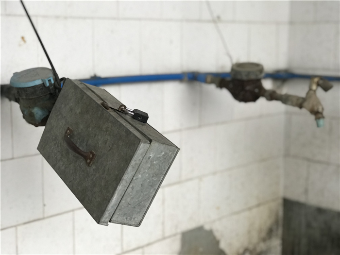 乱逛|曾经我总是跟着大人赶犀浦