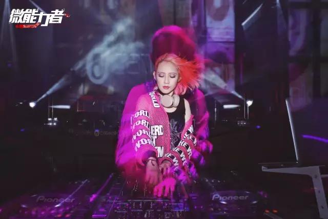 没想到你是这样使尽浑身解数的演员-丸子