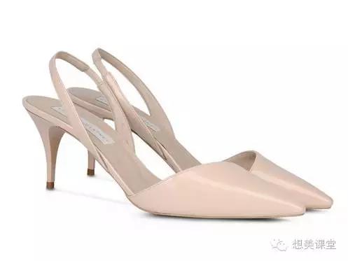 短粗腿怎么穿高跟鞋,如何穿高跟鞋让脚变长