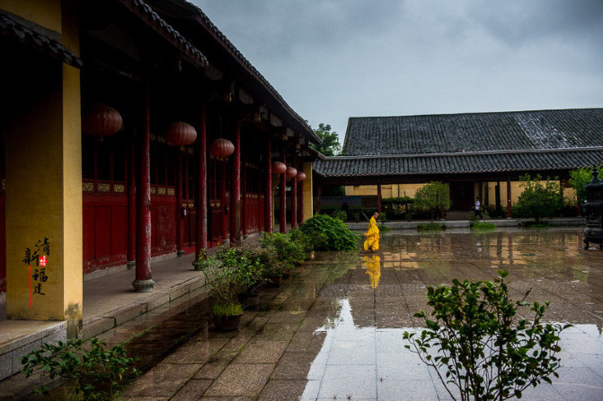 杞诲鏃呰,杞诲鍑鸿