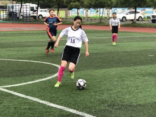 铿锵玫瑰绿茵竞技金安女足斩获冠军