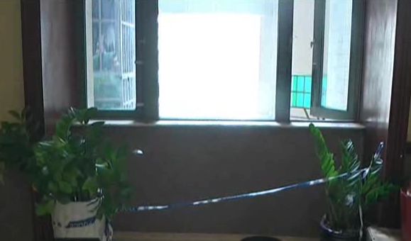 护窗没装上6岁男童清晨从16楼坠亡,孩子从28楼坠亡妈妈崩溃自责