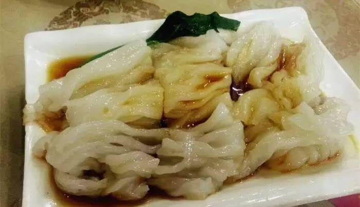 她叫小雪，在广州做文员，月薪3500，她是这样生活的...