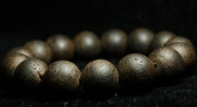 沉香串味有什么补救吗,沉香佩戴久了怎样打理