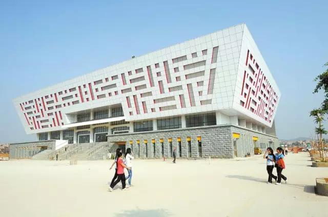 在南宁读大学消费高吗,在南宁读中专学校好吗