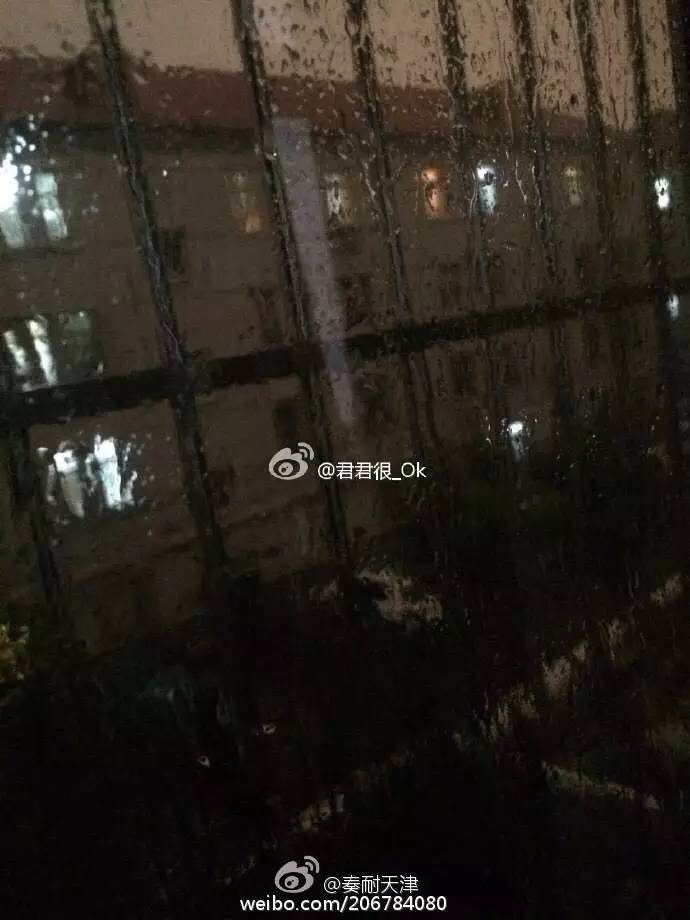 天津大雨下冰雹,天津大雨冰雹齐来袭