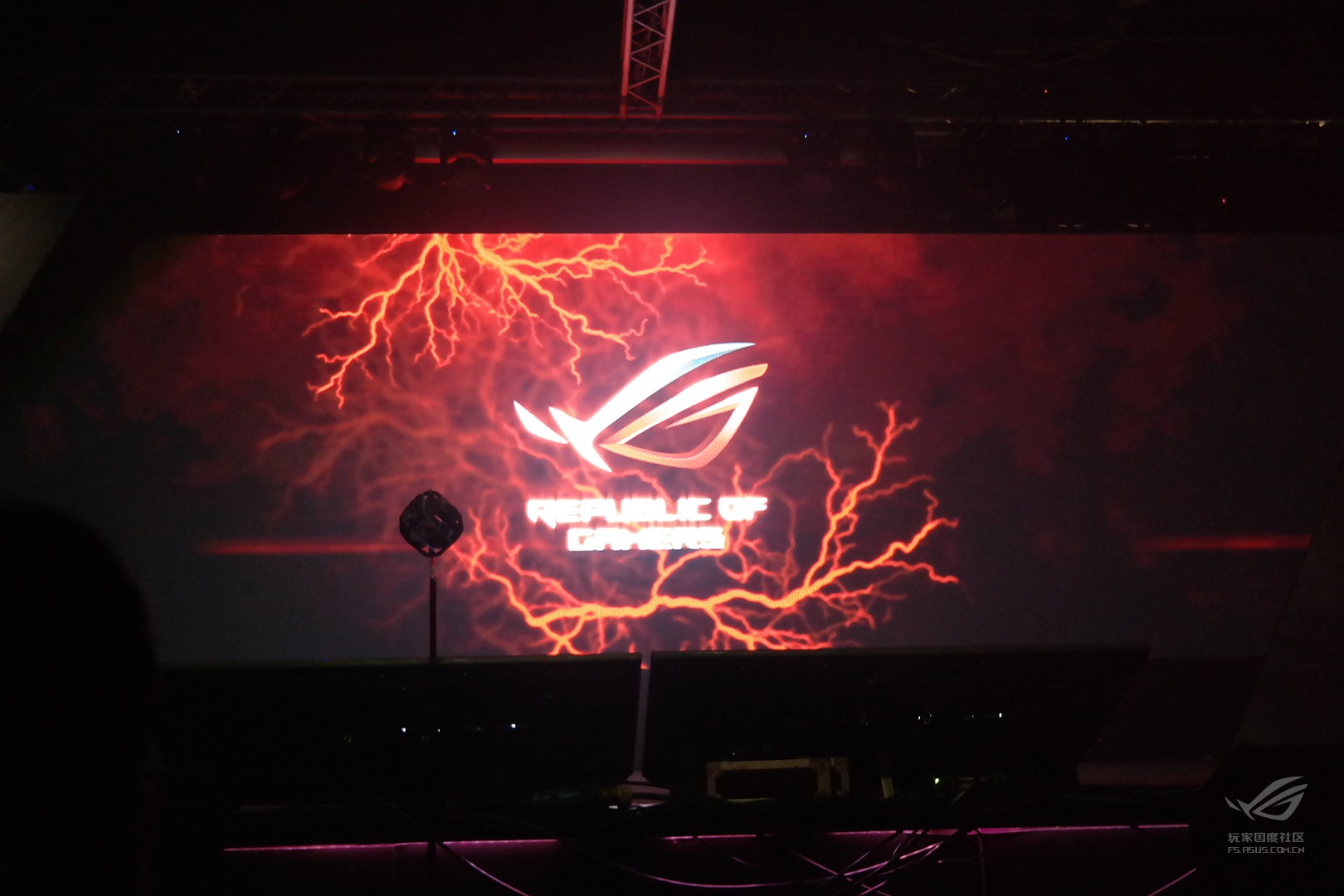 rog败家国度外设,rog败家之眼华硕主机