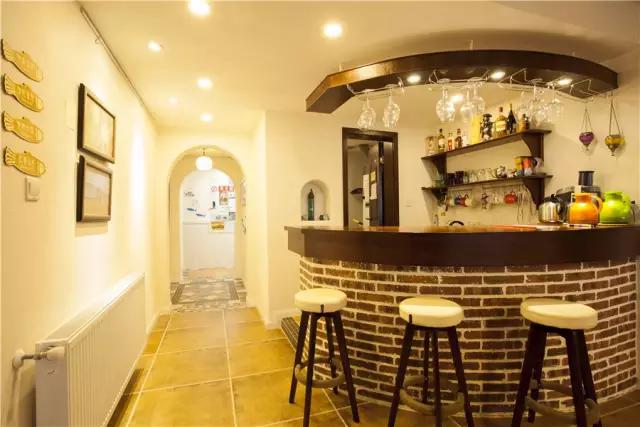 自带饭锅走遍60多个国家的他，在成都给了四海之友一个家