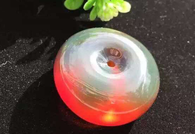 腾冲缅珀市场货怎么 (中缅边境云南腾冲琥珀)