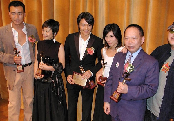 《少林足球》“大师兄”因病爆肥23公斤70岁大陆拍戏谋生存