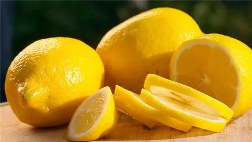 蜂窝煤除甲醛的方法,汽车空调有土灰味道如何去除