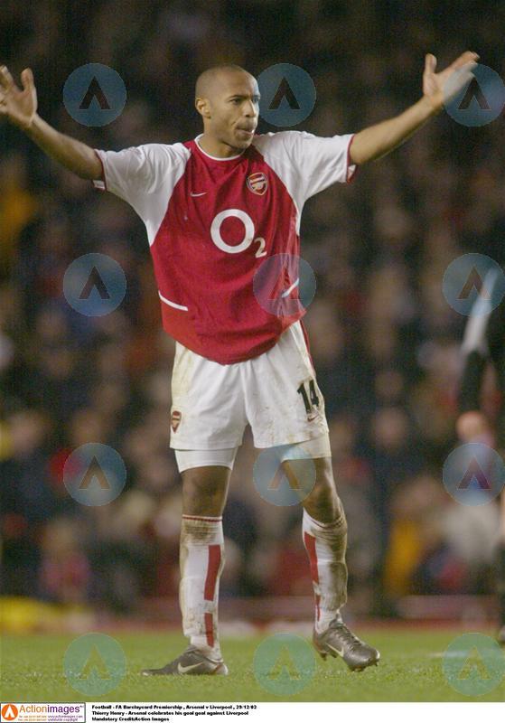 耐克足球鞋刺客纪念款解析,耐克足球鞋刺客进化史