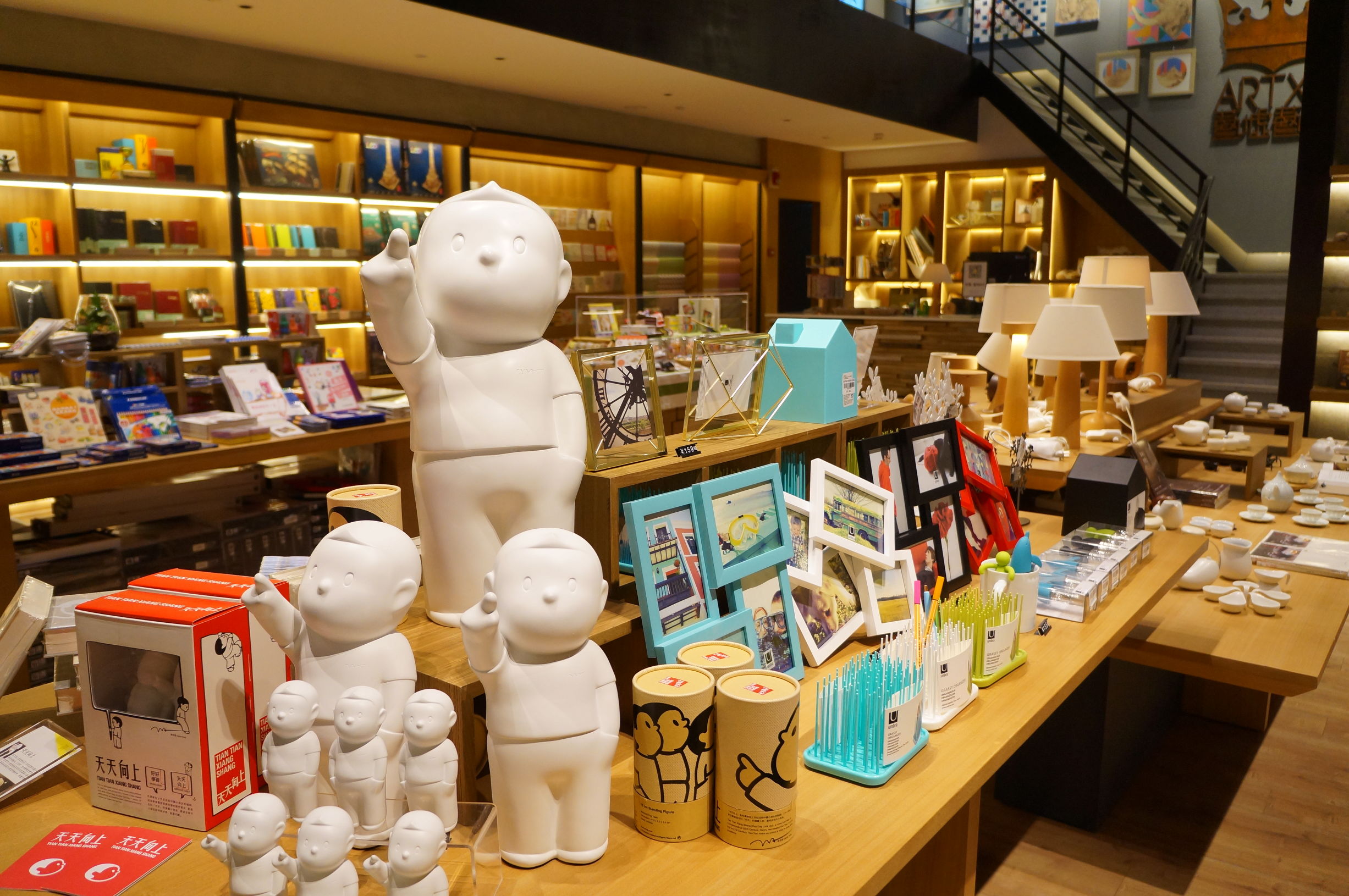 新手如何开实体书店,怎样开书店经营新模式