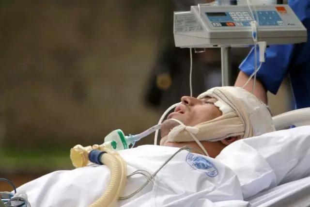 将好友穿在胸前8年，因为这里是离心最近的位置！