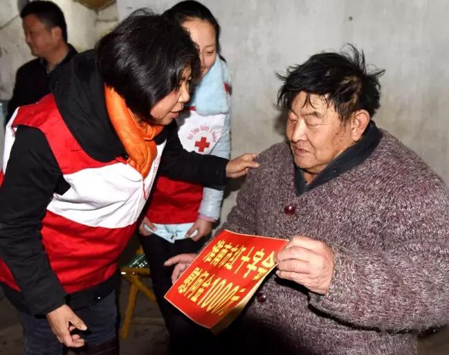 谢傻子追悼会,谢傻子住院