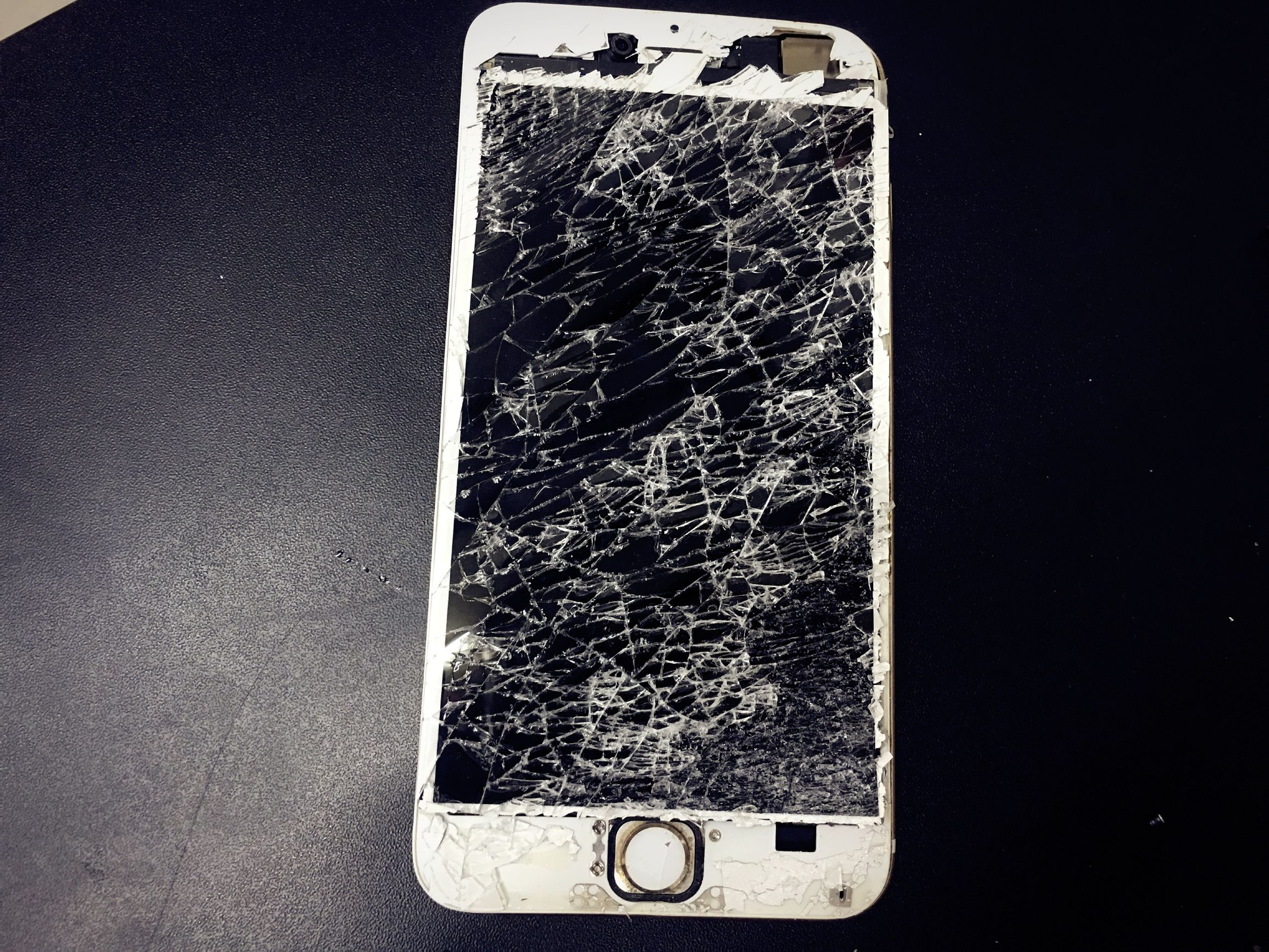 iphone6s碎屏会进水吗,iphone6屏幕碎了换屏