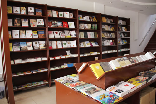 杭州有几家低调的书店叫教堂内部书房，为你的信仰预备明天的希望