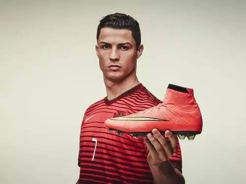 有棱条的足球鞋,综合性比较强的足球鞋推荐