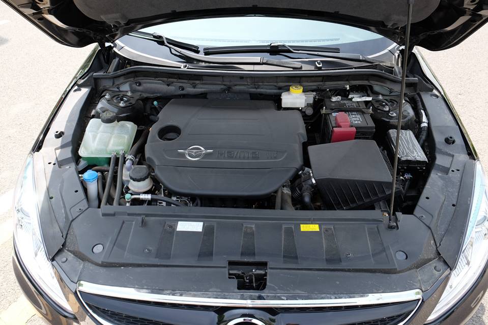 海马m61.5t手动测评,17年自动1.5t海马m6评测