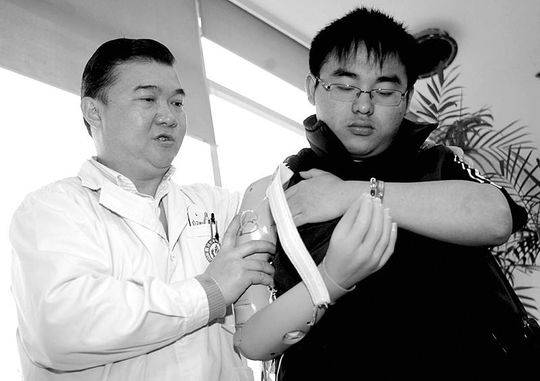 薛枭可乐博物馆馆长,可乐男孩薛枭截肢