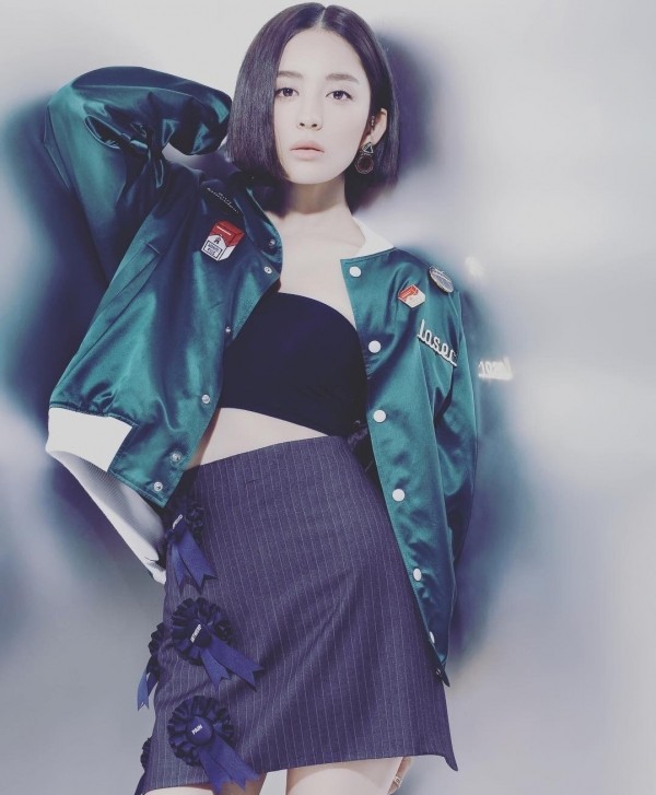 你离娜扎的大长腿,只差了一条高腰裙的距离