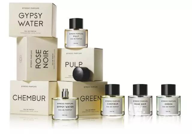 现在的美妆品的名字太太太太少儿不宜了，“一丝不挂”、“事后清晨”、Sex-Proof……