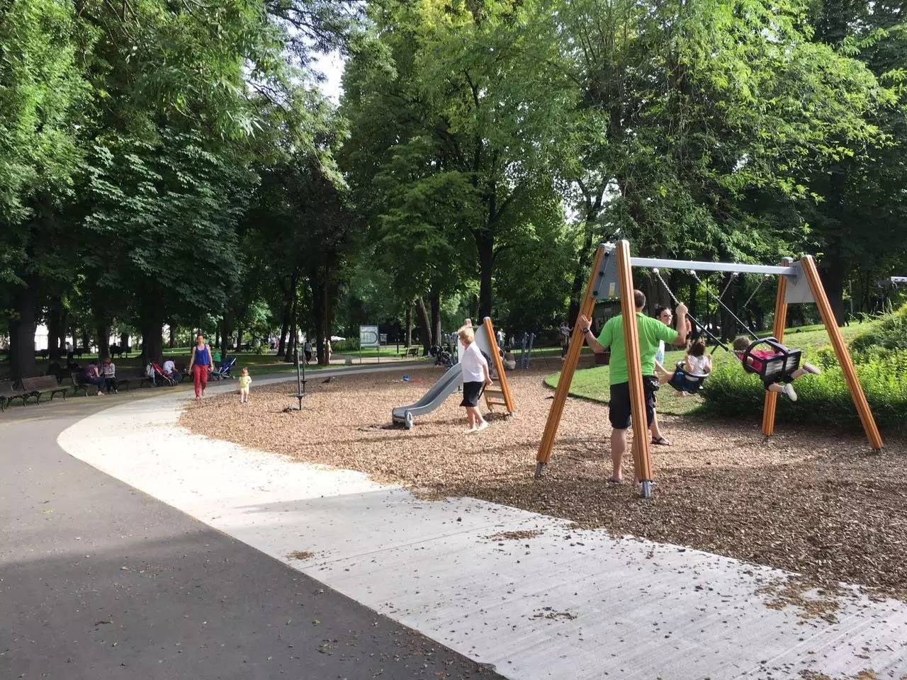 一座经历沧桑的城市,中国近代被战火摧毁的城市的影像