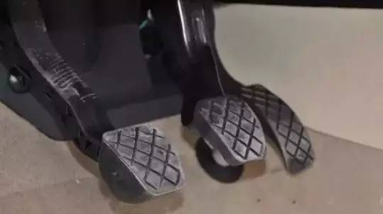 如果你的汽车刹车失灵应该怎么办,如果你的车失灵了怎么办