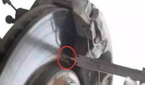 如果你的汽车刹车失灵应该怎么办,如果你的车失灵了怎么办