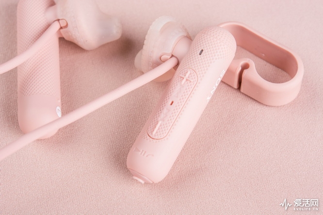 索尼wi-sp500有没有降噪,索尼wi-sp500蓝牙耳机使用教程