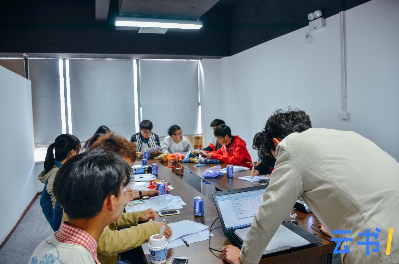 半年融资2轮他免费把二手教材送到学生寝室书里夹带商家书签广告日均3000单