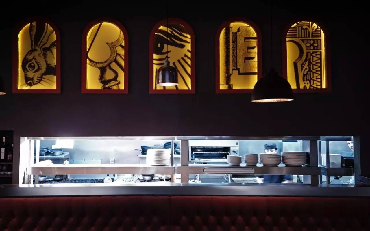 2011伦敦春夏时装周最后一场视频,burberry伦敦时装周2024