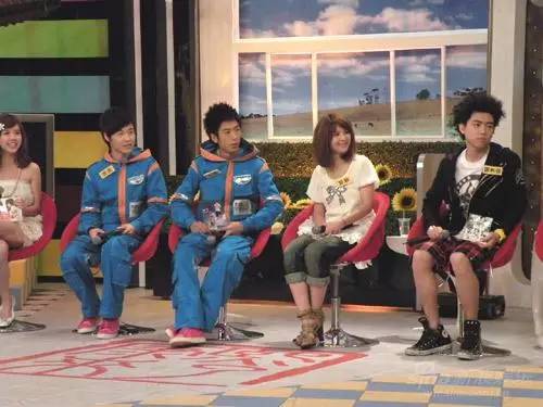 《太子妃》挂了，绿王上线，n年前上康熙时，他和小s。。。。