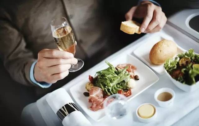 买机票为什么要等航空公司确认,订机票有选大航空公司的必要吗