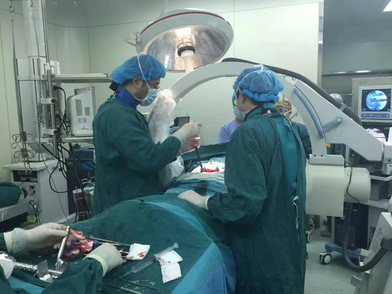 脊柱显微外科,脊柱外科有哪些显微技术