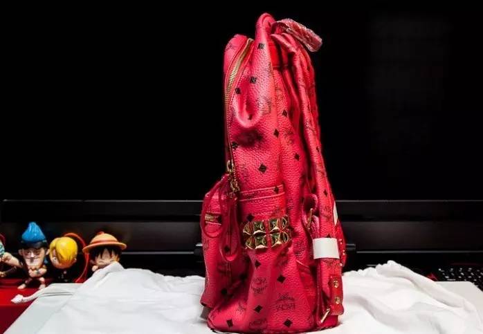 新款mcm双肩包樱花粉,剁手党好物分享