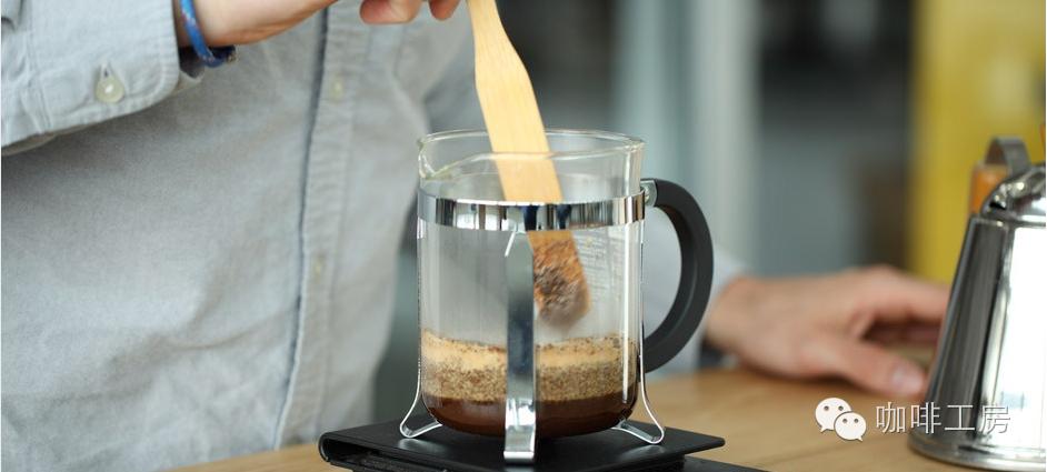 冲泡咖啡操作手法,法压壶冲泡蓝山咖啡