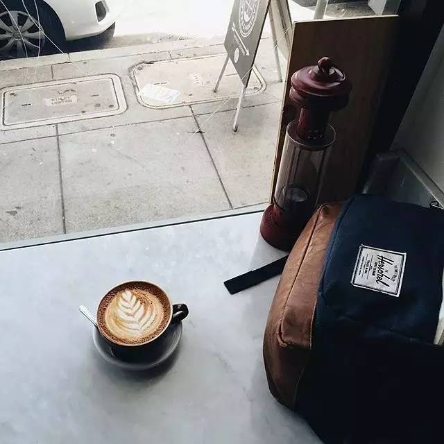 就算只是为了拍照好看，我也要有一个Herschel包