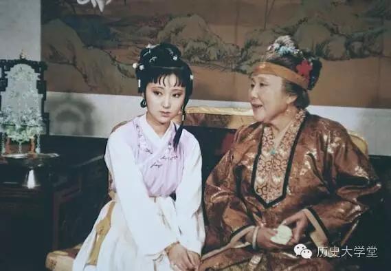 红楼梦黛玉和丫鬟,红楼梦中宝钗和黛玉有什么区别