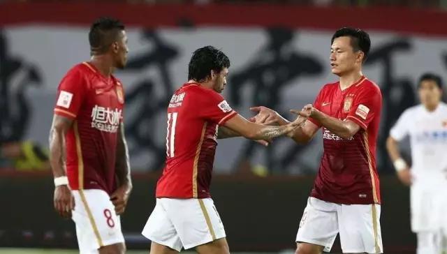 赛季没过半打进25球,恒大2023-2024赛季球衣