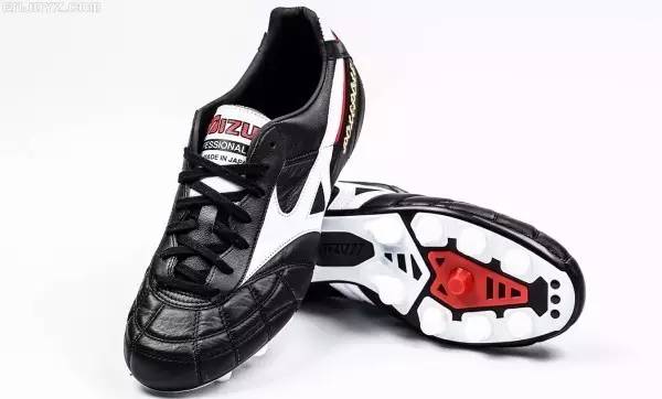 还有谁？！让你轻松拥有比球星更酷的战靴｜发现定制