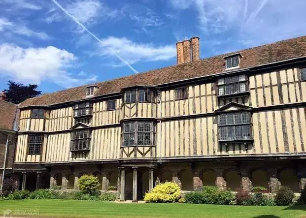 小编写完这条微信就请假去英国了，老板，这是我离英国最近的时刻