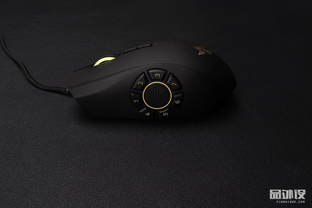 雷蛇那伽梵蛇六芒星背光灯不亮,雷蛇巴塞利斯蛇v2鼠标测评