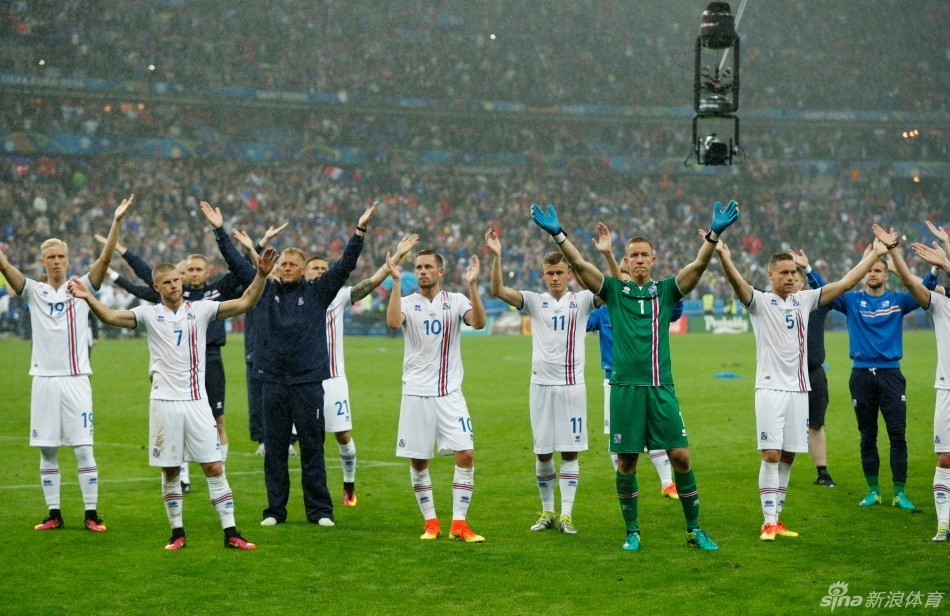 冰岛:外省青年的巴黎梦|光膀子的欧洲杯