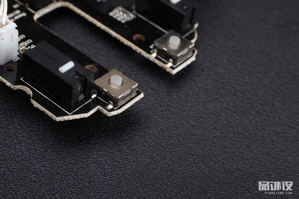 雷蛇那伽梵蛇六芒星背光灯不亮,雷蛇巴塞利斯蛇v2鼠标测评