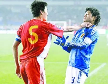 天热踢球注意事项,踢球注意的事项有哪些