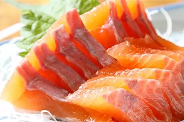 淡水三文鱼和虹鳟鱼的区别,三文鱼和淡水虹鳟的区别