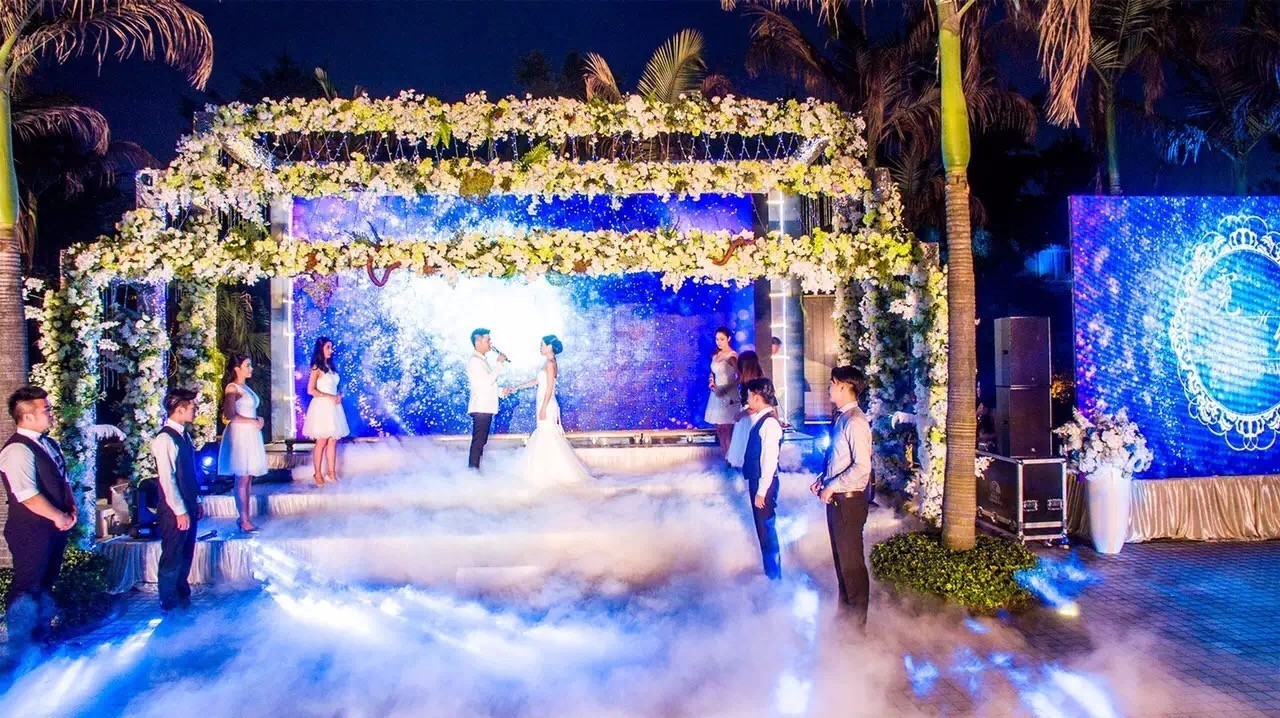 一场水上婚礼视频,一场海底龙宫婚礼