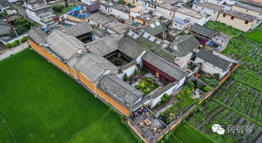 这个歪果仁倾其所有到大理开民宿，竟然成为中国小型度假酒店NO.1