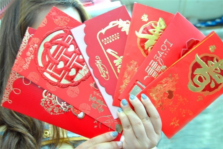 以前的同学突然加你微信又不说话,多年不见的老同学突然联系